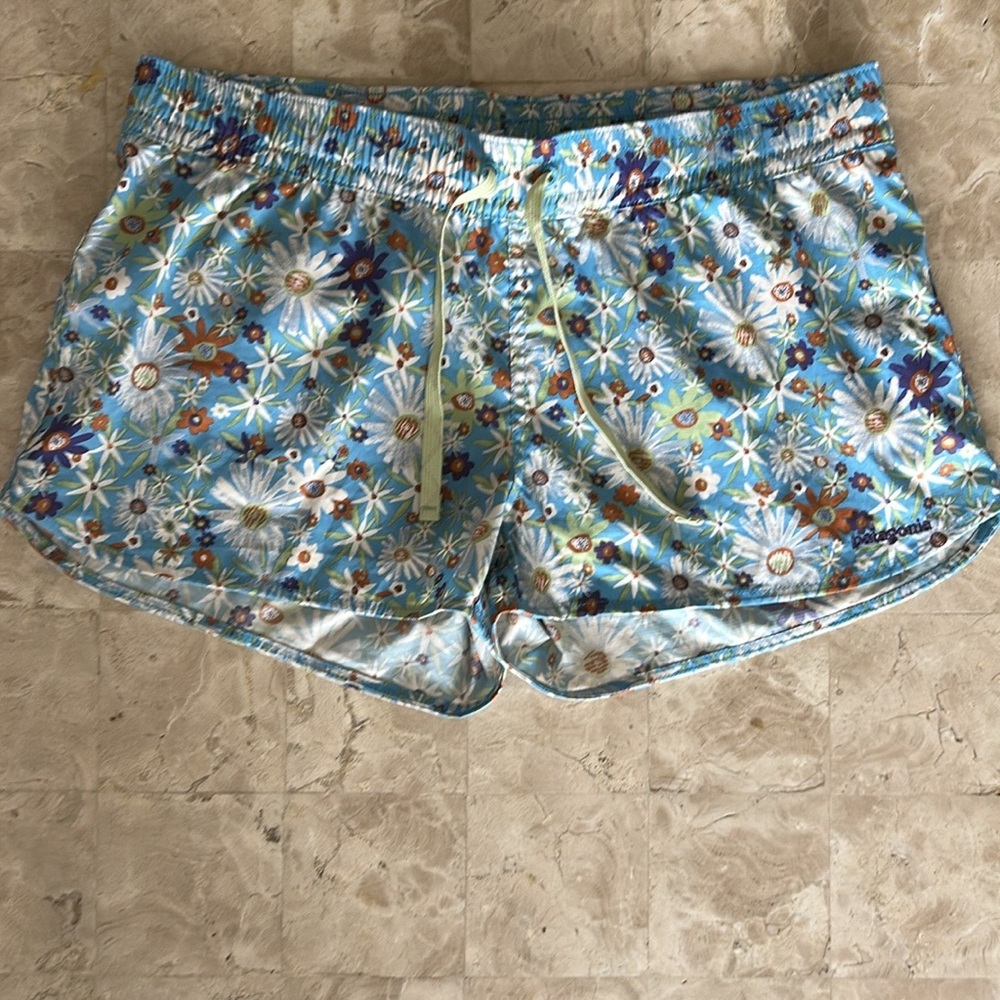 NWOT Patagonia Athletic Shorts Stretch Planing Micro Shorts2" Floral Women’s‎ M
